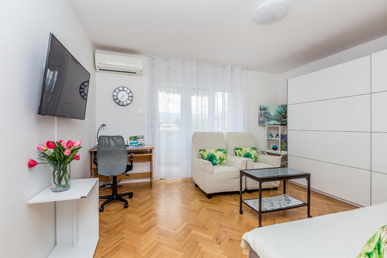Nikky Seaview Apartment